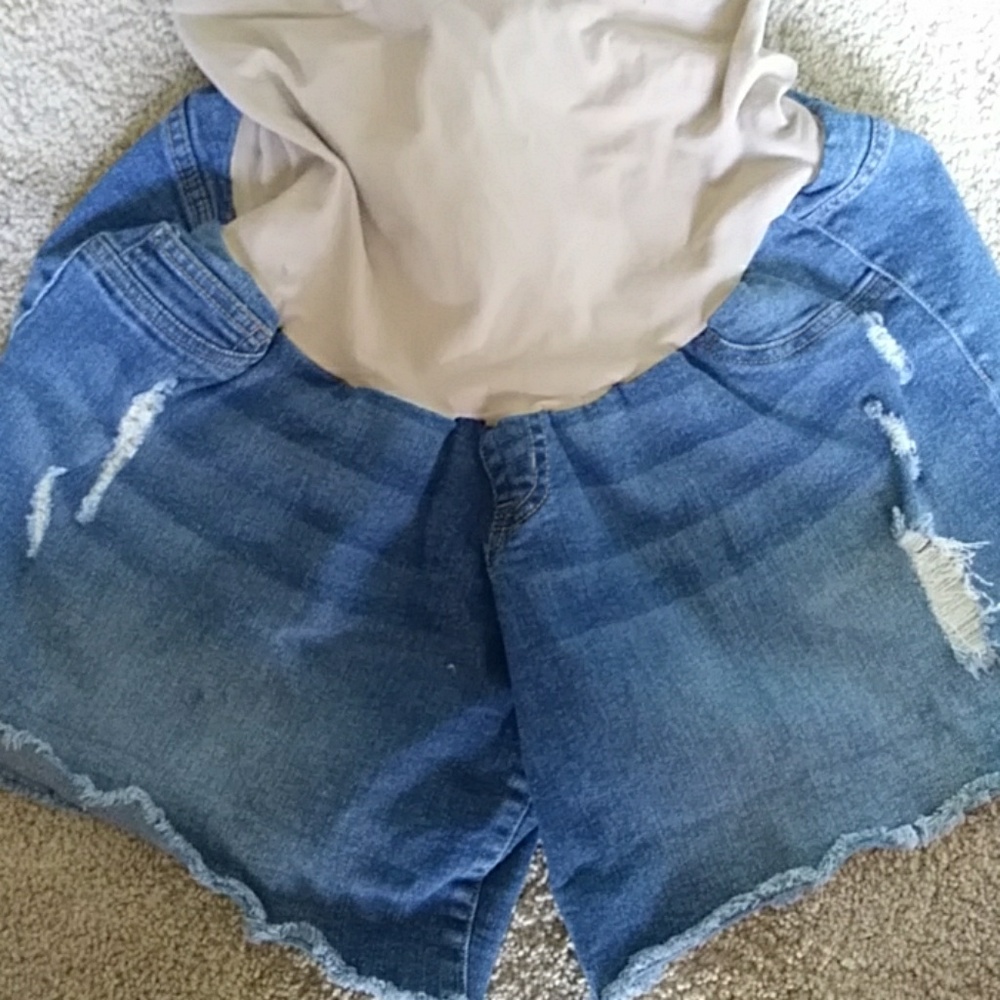 Maternity Jean shorts (distressed) sz XL